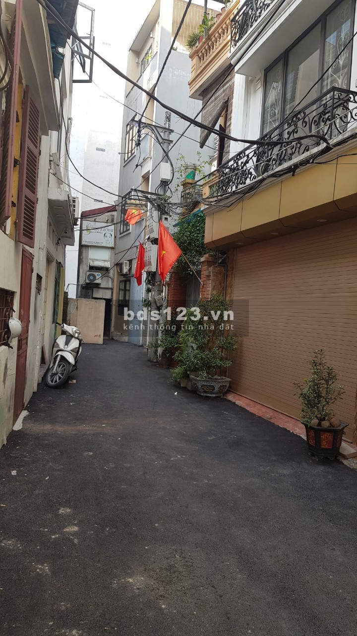 Bán nhà Bồ Đề, ô tô đỗ cổng, ngõ thông các hướng, dt 33m2 5 tầng, giá 3.1 tỷ