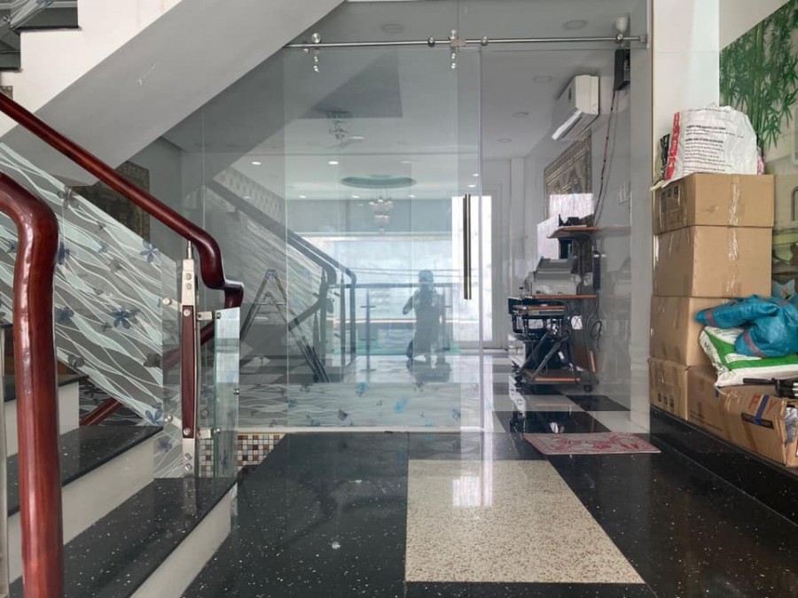 Nhà Quang Trung Gò Vấp, dt 60m2 hẻm lớn, xe hơi vào nhà giá chỉ 4,7 tỷ