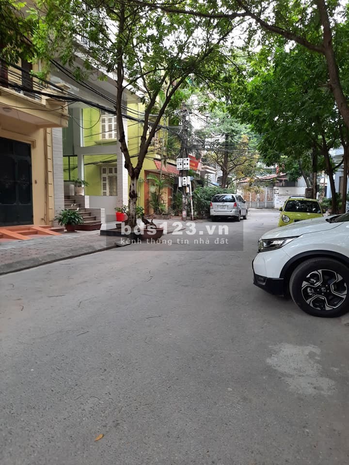 Duy nhất 1 căn hot khu phân lô, ô tô tránh, diện tích sử dụng: 80m2, gara để 2 ô tô, mặt tiền 4.5m, giá 8.3 tỷ, có thương lượng