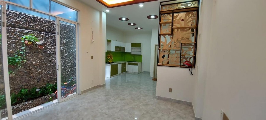 Nhà mới đẹp vuông sắc nét Huỳnh Tấn Phát Quận 7 giá 5,1 tỷ