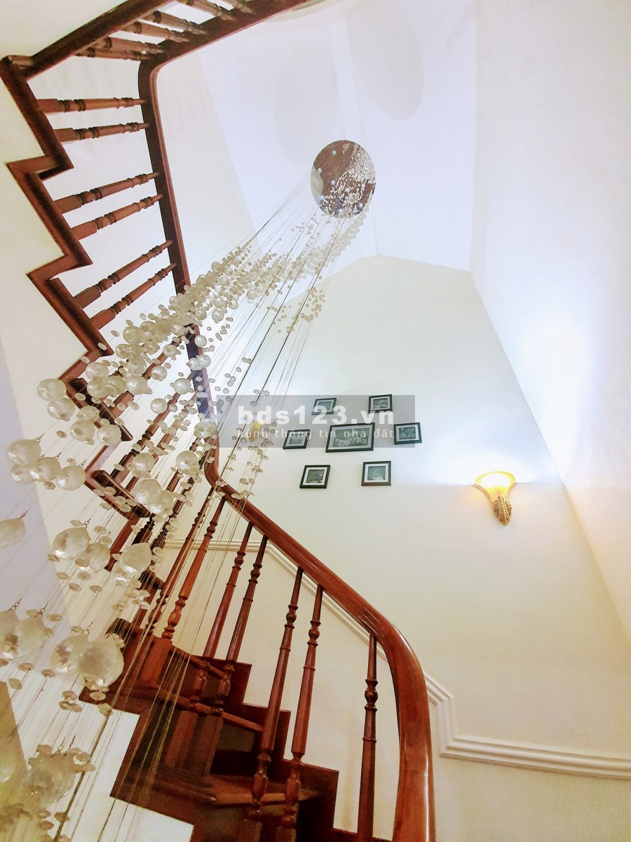Nhà La Khê, Hà Đông, phân lô, vỉa hè hai bên, ô tô tránh nhau, 2 mặt thoáng, dt 61m2, 4 tầng, mt 8m, giá 5 tỷ