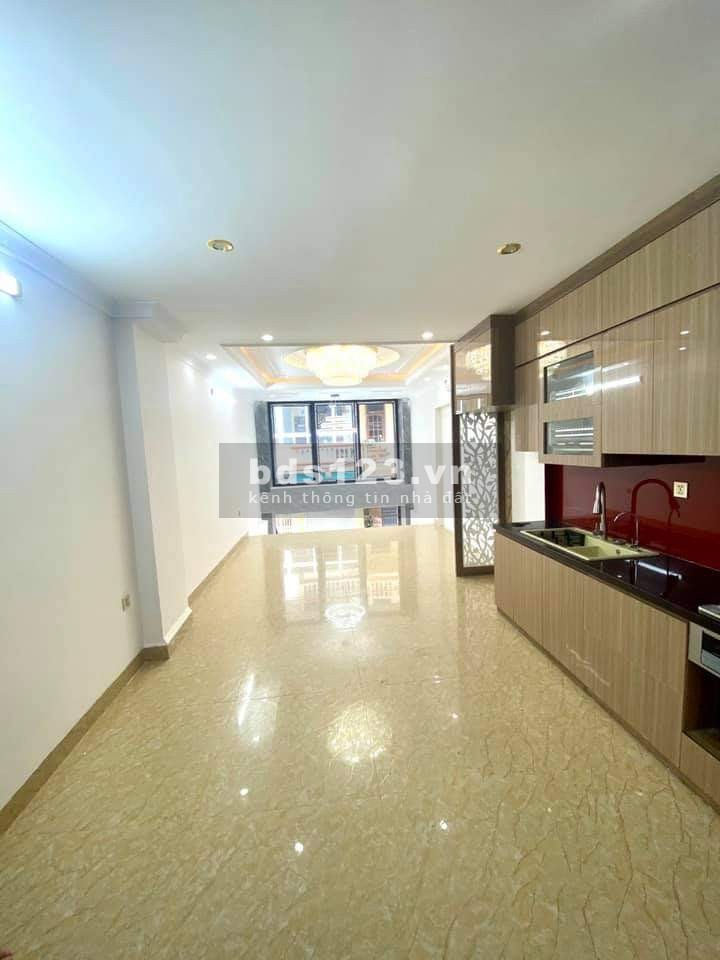 NHÀ HIẾM Bát Khối, Thạch Bàn, 3 mặt thoáng, ôtô đỗ cửa, Dt 40m2, mt: 4.5m giá 3,1 tỷ
