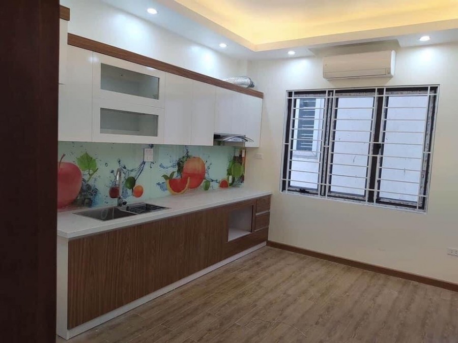Bán nhà ngõ 106 Hoàng Quốc Việt, 6 tầng thang máy KD, gara ô tô.