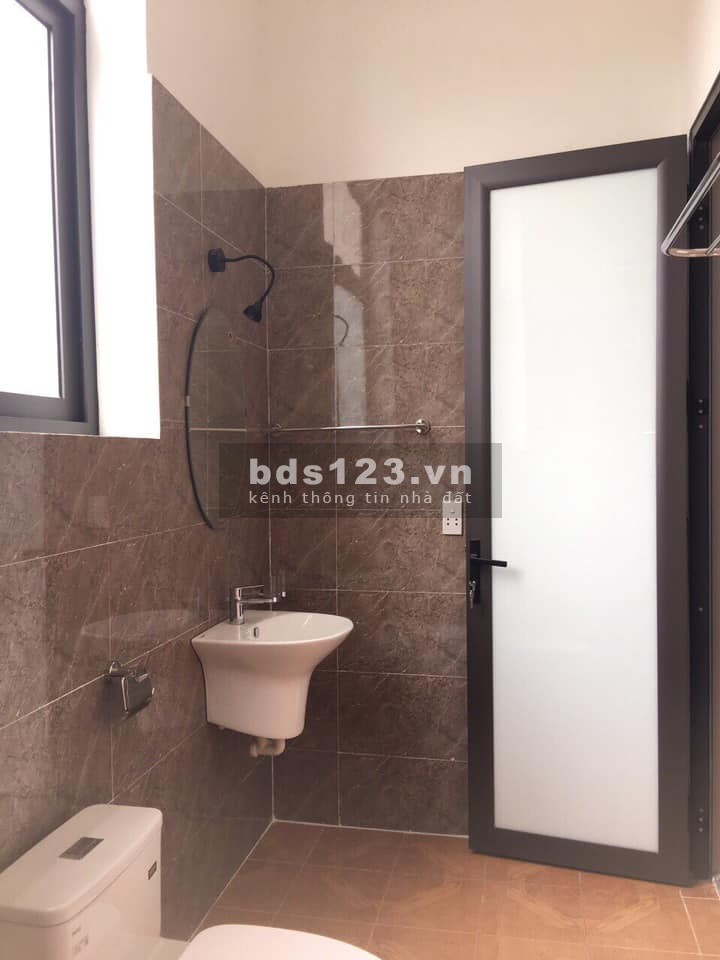 Cần bán nhà Trịnh Công Sơn, Quận Tây Hồ, dt 75m2, nhỉnh 14 tỷ, 2 mặt thoáng, ngõ thông siêu đẹp