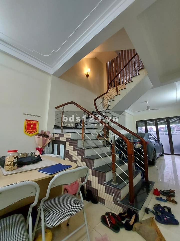Bán nhà Phúc Lợi, Long Biên, view hồ, ô tô tránh, dt 62m2, giá 6.3 tỷ