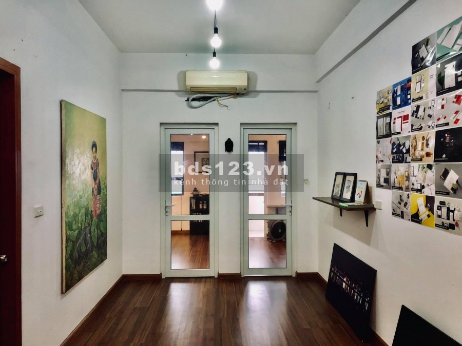 Bán gấp căn hộ VP6 Linh Đàm dy 65,25m2 ban công view hồ nội thất đầy đủ giá1,1x tỷ