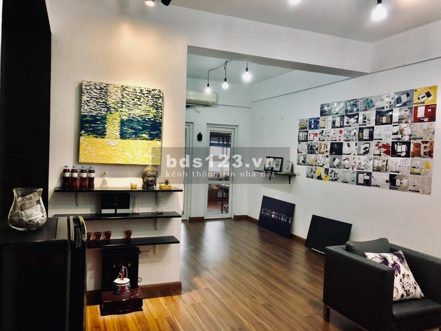 Bán gấp căn hộ VP6 Linh Đàm dy 65,25m2 ban công view hồ nội thất đầy đủ giá1,1x tỷ