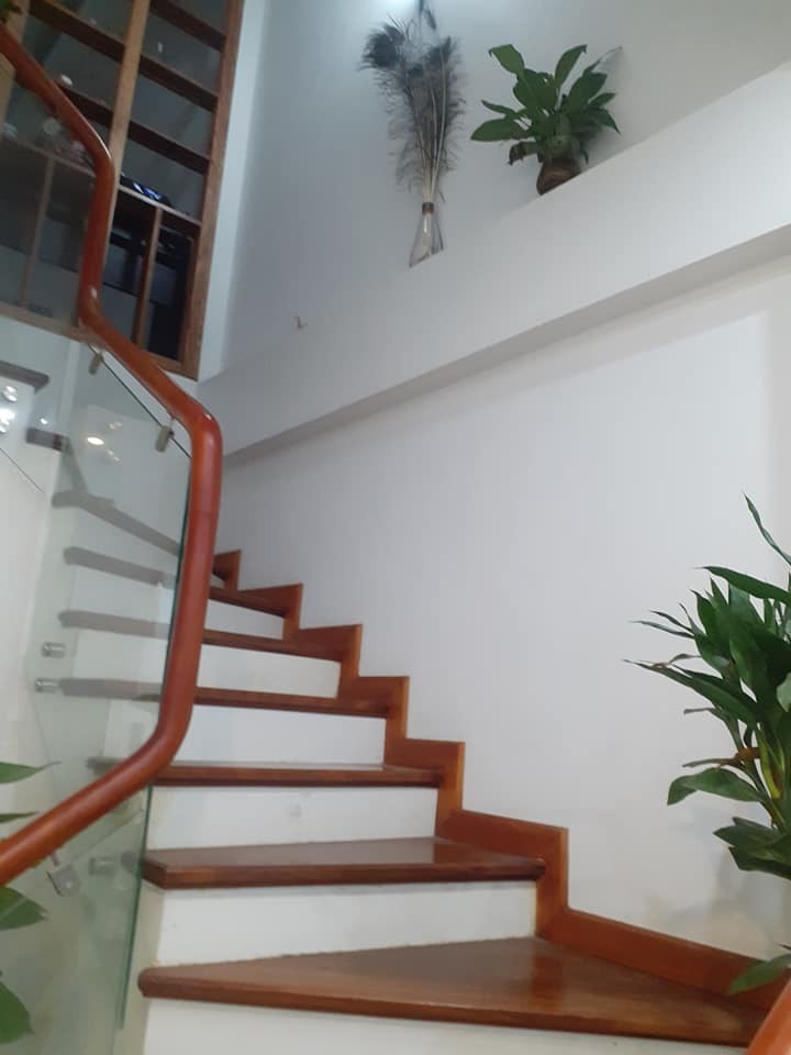 Chính chủ bán gấp nhà 5 tầng đường Trần Cung, Cầu Giấy, dt 39m2, Giá nhỉnh 5 tỷ, GỌI NGAY!