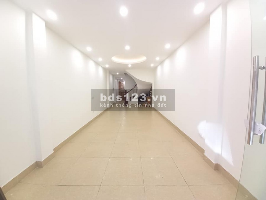 Bán nhà mặt ngõ oto tránh, đường Láng Hạ, 5 tầng, 60m2 - 10 tỷ