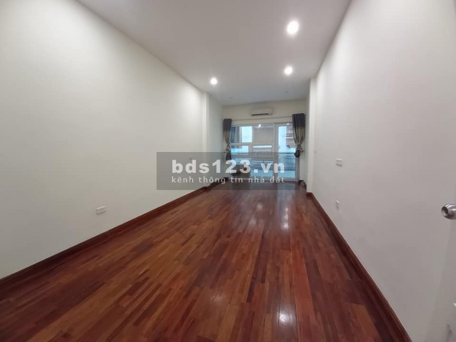 Bán nhà mặt ngõ oto tránh, đường Láng Hạ, 5 tầng, 60m2 - 10 tỷ