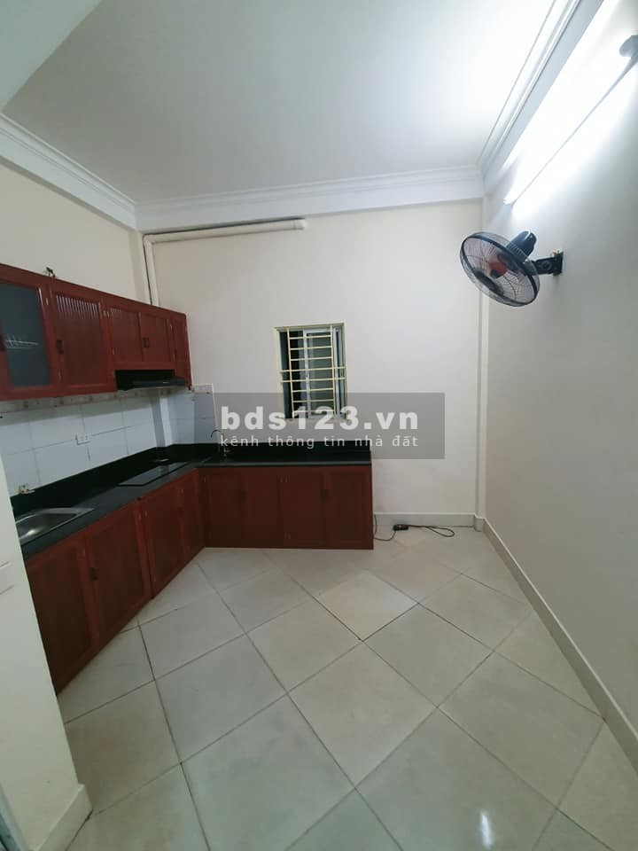 Định Công nhà đẹp ở ngay 5 tầng 32m2 giá nhỉnh 2 tỷ 8