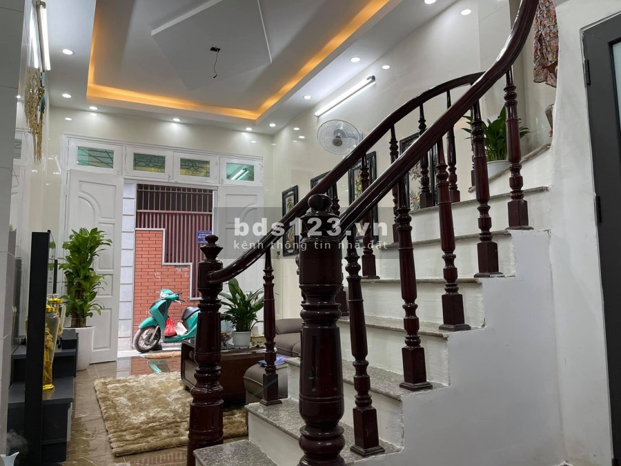 Hơn 3 tỷ ô tô đỗ cửa tìm khắp Hà Nội không có căn thứ 2, nhà đẹp như khách sạn 5 sao, chốt ngay trong ngay