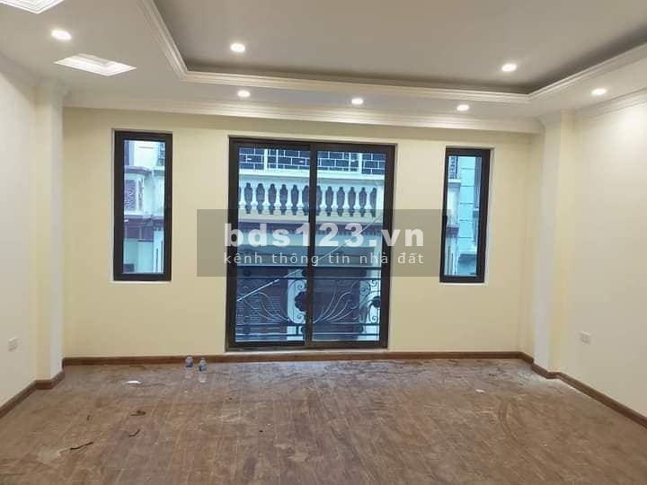 Nhà Mới Ở luôn Mạc Thái Tổ Cầu Giấy 42m2, 7 tầng MT 5m, Giá 10,3 tỷ