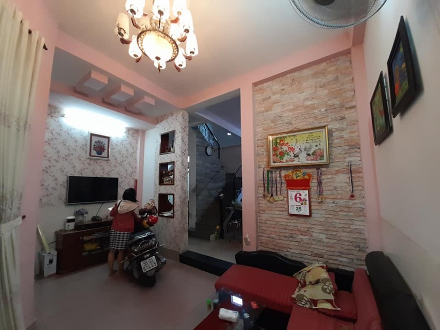 Bán nhà 2 mặt tiền đều hxh, dt 53m2, 3 tầng, chỉ 4.39 tỷ, đường Quang Trung, phường 8, Gò Vấp