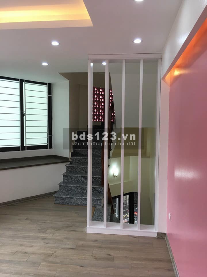 Nhà vườn giữ lòng Thủ Đô, nhà đẹp, 5 tầng đúc kiên cố, giá 5.25 tỷ