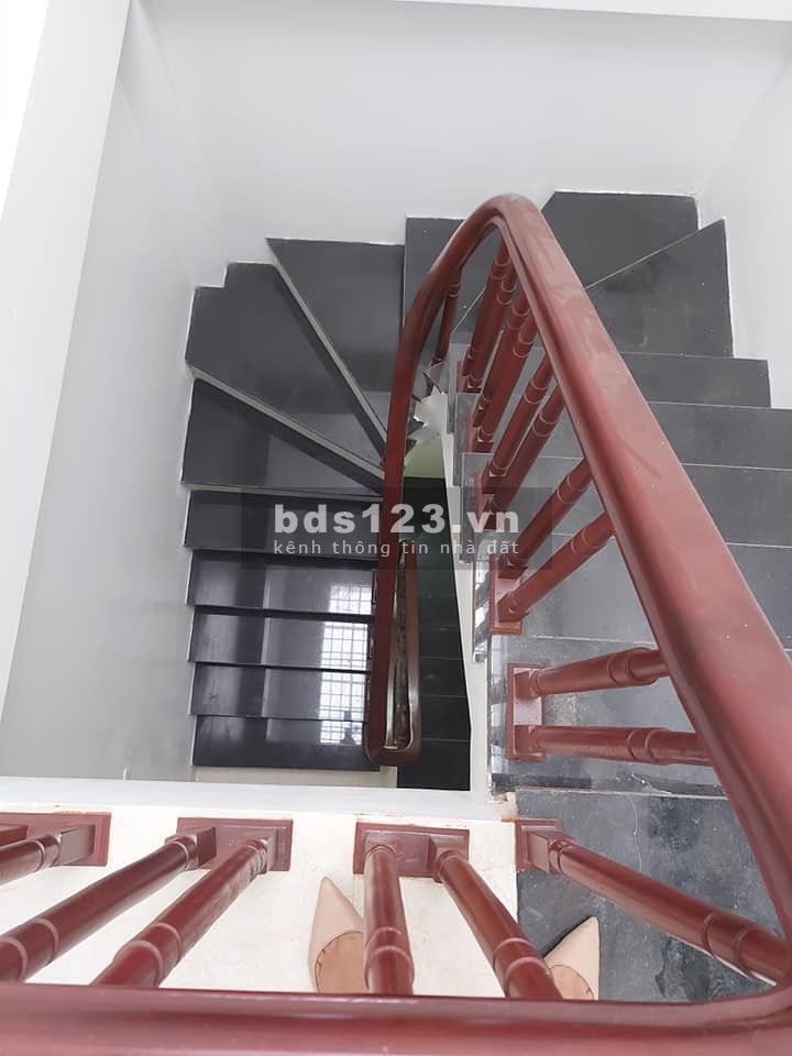 Chính chủ bán nhà Lê Đức Thọ, cách phố vài bước chân, DT 36 m2 x 5 tầng, giá 3.9 tỷ