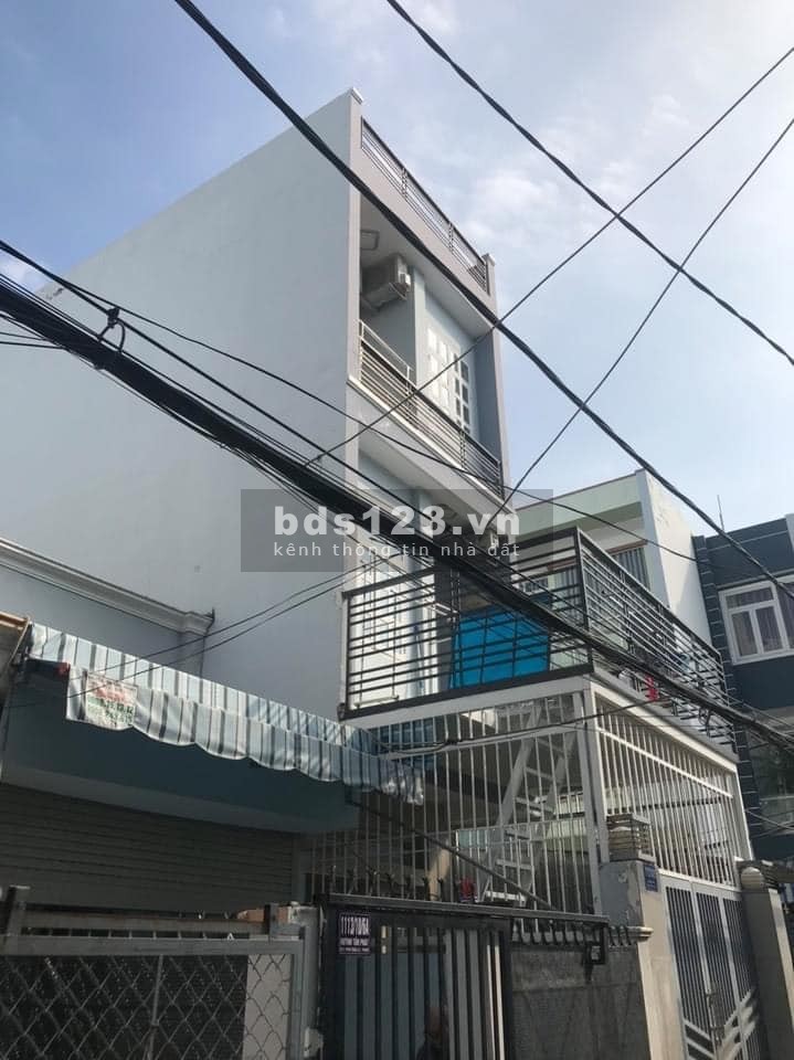 Nhà đẹp 61m2, giá chỉ 70 triệu/m2, gần mặt tiền Huỳnh Tấn Phát