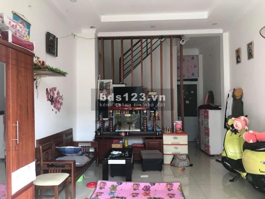 Nhà đẹp 61m2, giá chỉ 70 triệu/m2, gần mặt tiền Huỳnh Tấn Phát