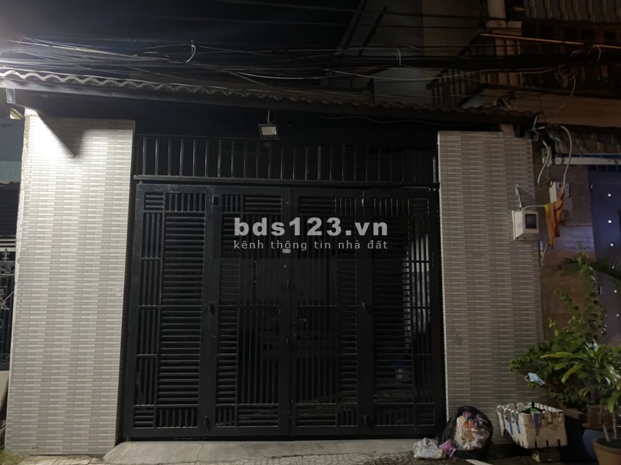 Kẹt tiền cần bán gấp nhà 103,8 m2 hẻm 1419 LÊ VĂN LƯƠNG giá 4 tỷ 850 còn thương lượng nhẹ.LH: 0795.422.206 (Nhân)
