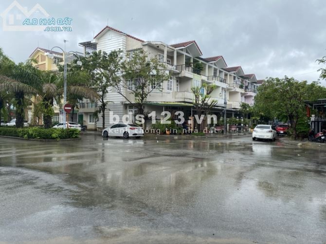 Cần bán nhà 3,5 tầng 2 mặt tiền nhà phố khu đô thị An Cựu City, thành phố Huế, gí 3.9 tỷ