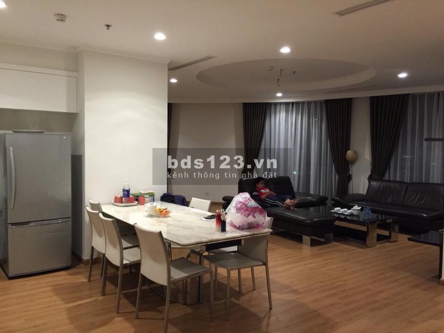 Cho thuê Chung cư Star City Lê Văn Lương 3 ngủ full đồ 14 triệu/tháng. Lh 0377983070