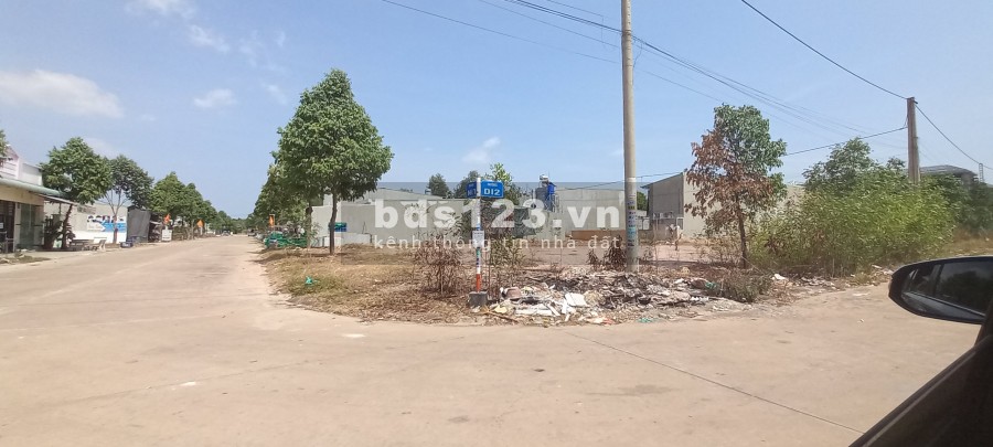 Cần Bán Gấp Nền Đất Mặt tiền đường Phạm Ngọc Thạch