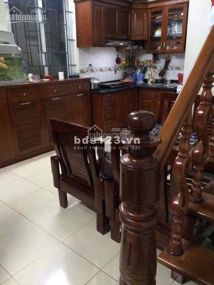 Chỉ 1,2 tỷ nhà Hoàng Tăng Bí, 2 tầng - 2 ngủ, 20m ra đường chính.