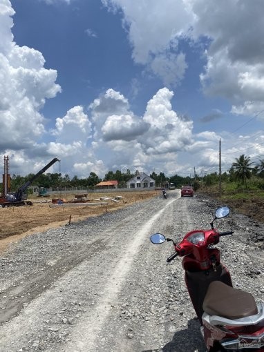 Công chứng ngay 120m2,MT TL824 100m, gần ĐH Tân Tạo 1km, SHR, giáp TPHCM