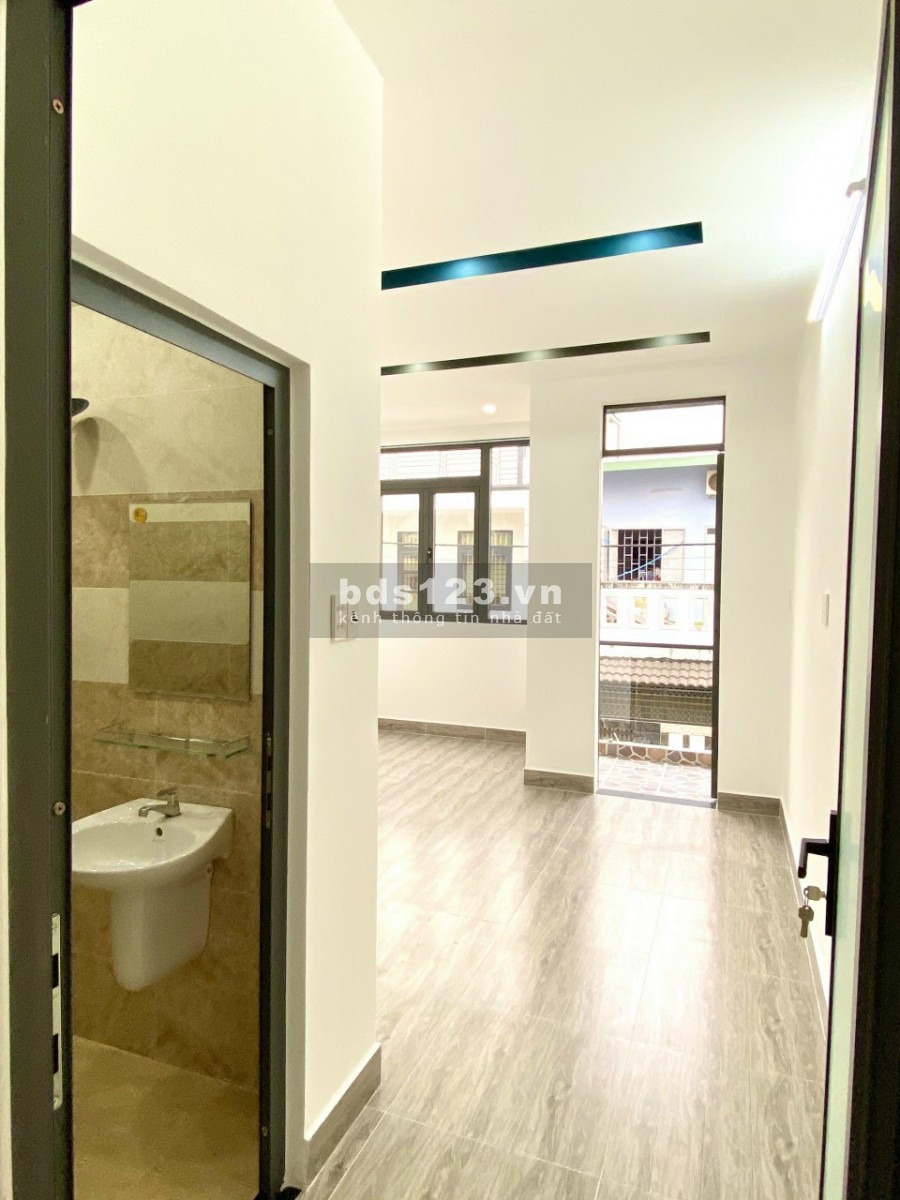 Nhà 4 tầng, hẻm xe hơi tránh Lạc Long Quân, Tân Bình. 9,5 tỷ