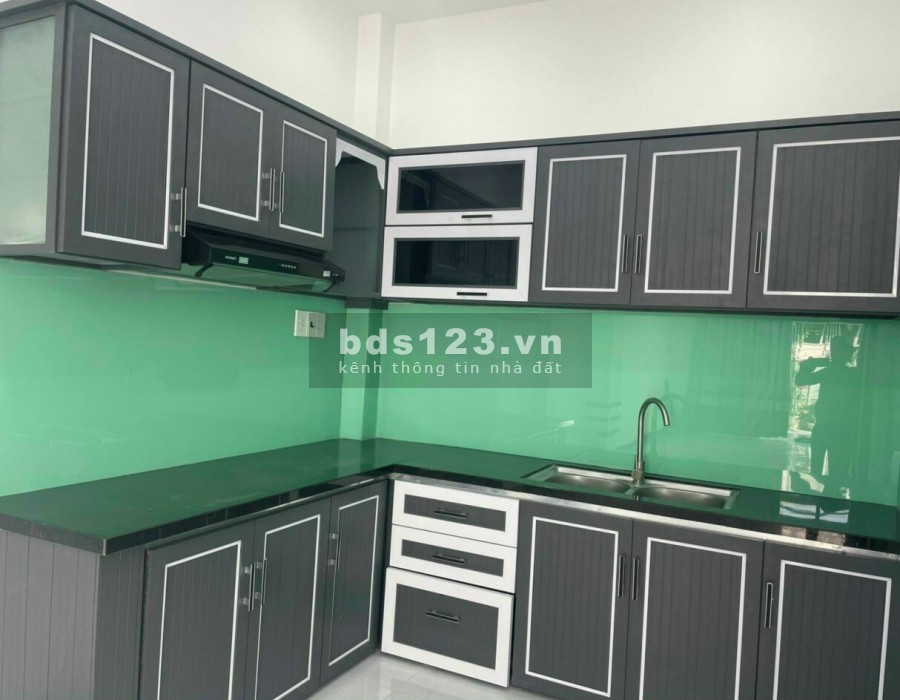 Nhà mới đẹp, hẻm xe hơi Âu Cơ, P.10, Tân Bình giá 5,9 tỷ