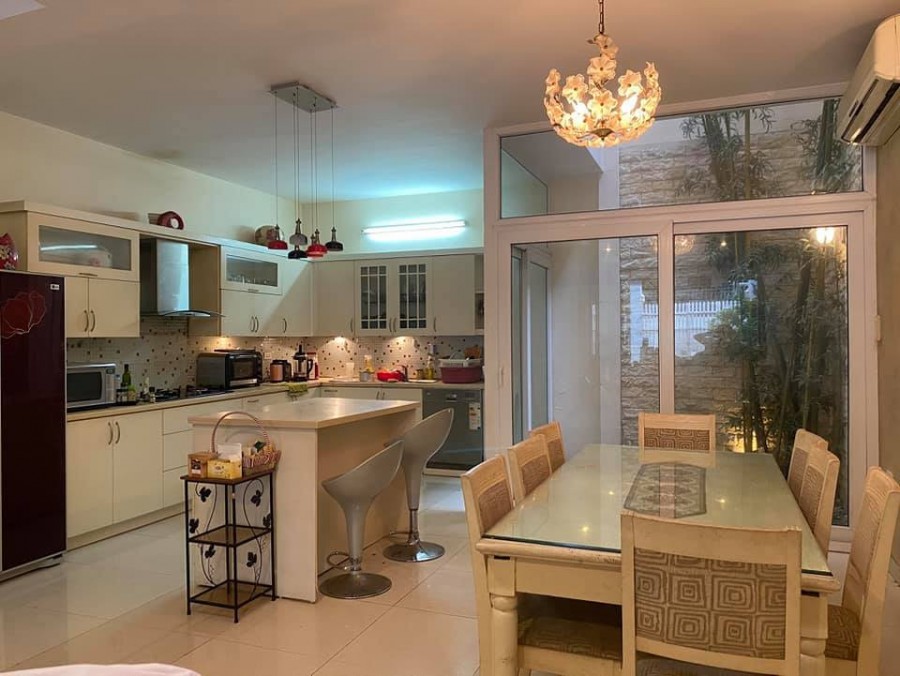 Tối cần bán nhà phố Bồ Đề 120m2, 5 tầng đúc, giá nhỉnh 10 tỷ