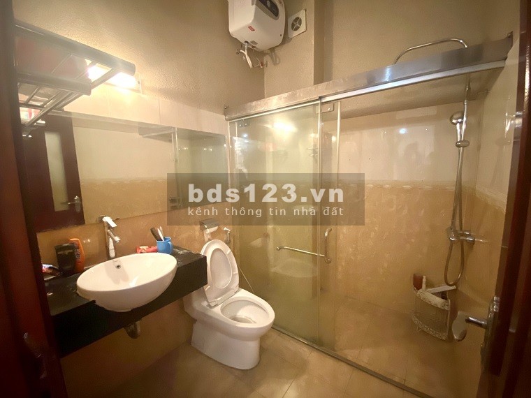 Nhà Nguyễn Văn Cừ Long Biên, 48m2x3T, ô tô qua cửa, giá chỉ 4 tỷ