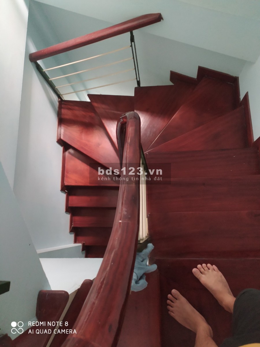 Bán nhà siêu đẹp Ngọc Lâm, Long biên, nhỉnh 3 tỷ, 5 tầng đúc