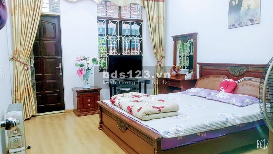 Duy nhất 1 căn hot khu phân lô, ô tô tránh, diện tích sử dụng: 80m2, gara để 2 ô tô, mặt tiền 4.5m, giá 8.3 tỷ, có thương lượng