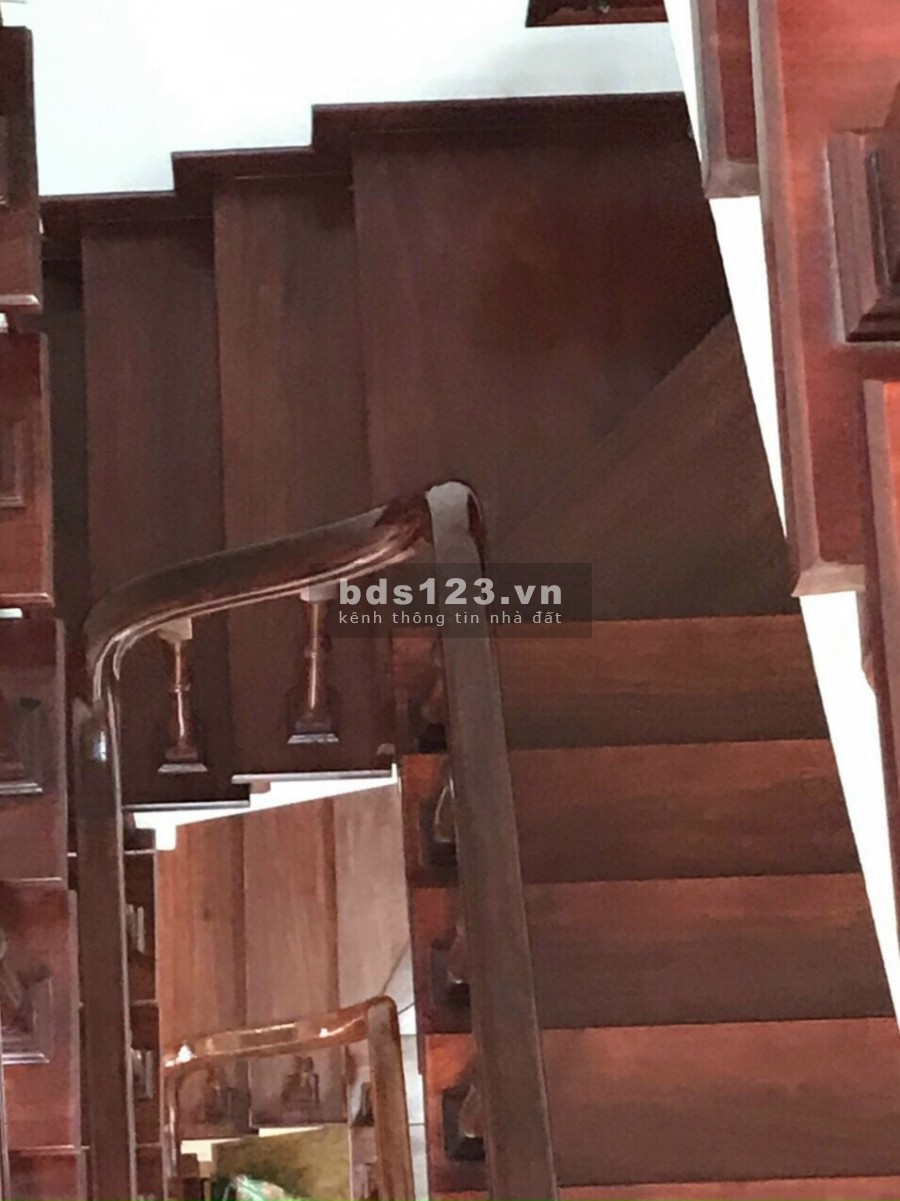Bán Nhà Vườn 4 tầng 121m2, mt 11m phố Chi Lăng, TP HD, 4 ngủ, gara ô tô sân vườn đầy đủ, giá tốt