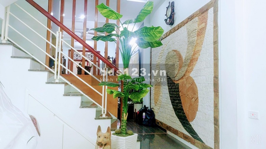 Duy nhất 1 căn hot khu phân lô, ô tô tránh, diện tích sử dụng: 80m2, gara để 2 ô tô, mặt tiền 4.5m, giá 8.3 tỷ, có thương lượng