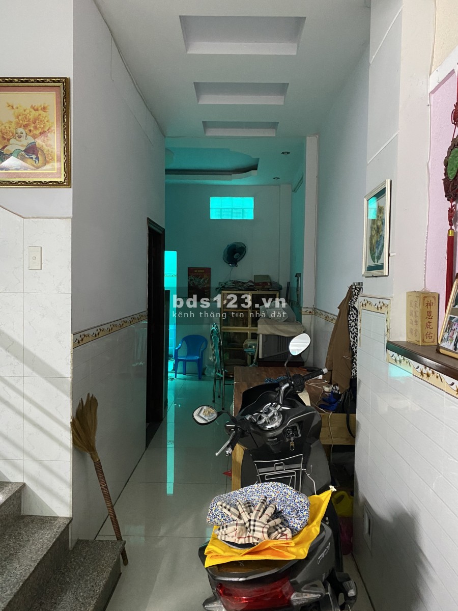 Nhà Đẹp HXT Trục 5x16 Trệt 2 lầu, sân thượng Giá 23Tr/th