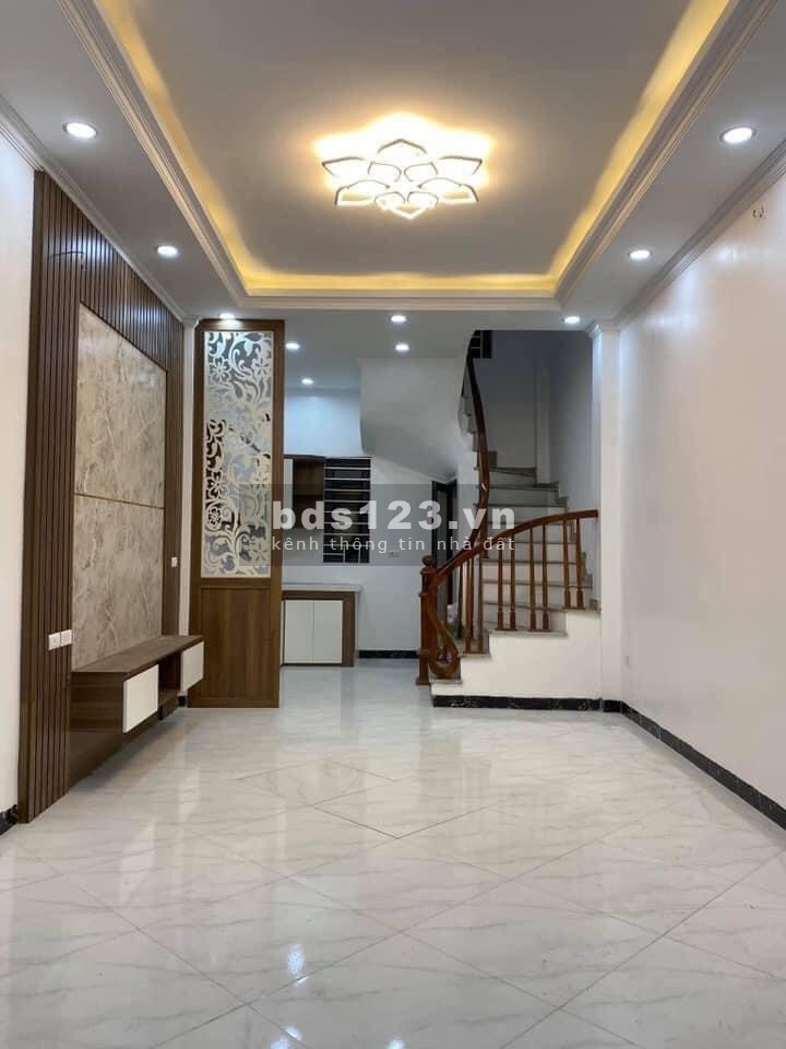 BÁN GẤP NHÀ HOA LÂM-LÔ GÓC-2 THOÁNG-NHÀ ĐẸP Ở NGAY.