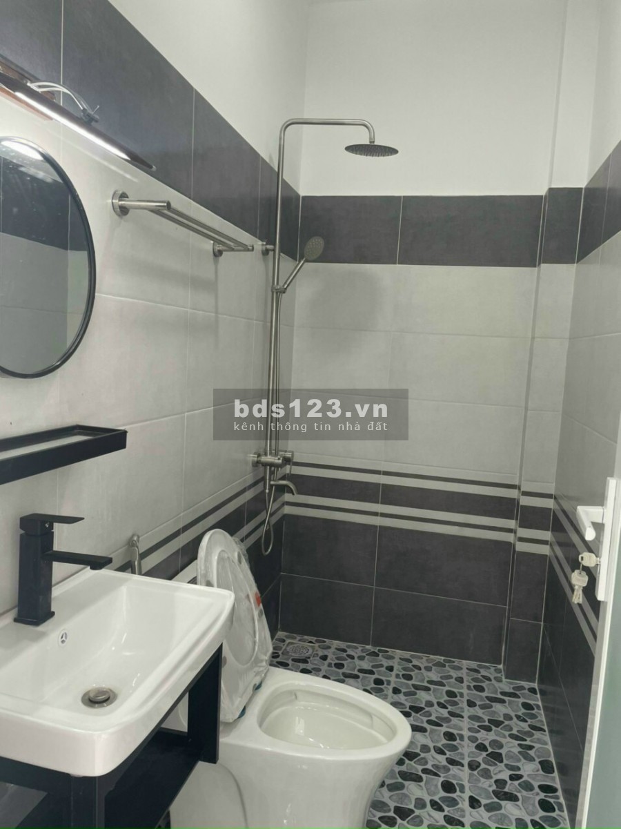 Nhà mới đẹp, hẻm xe hơi Âu Cơ, P.10, Tân Bình giá 5,9 tỷ