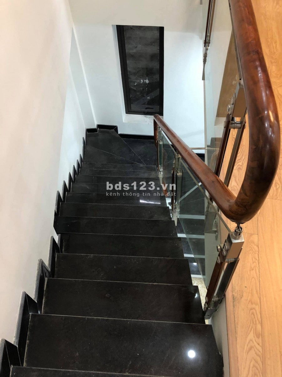 Bán GẤP nhà phố Lê Lai, 42m2 4 TẦNG giá chỉ 3.5 tỷ