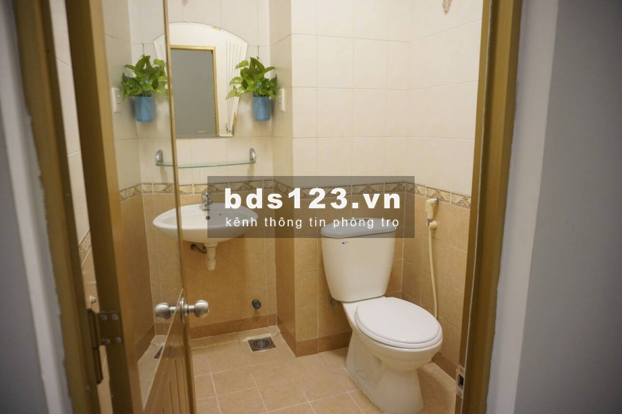 KTX nữ phòng ở ghép có ban công có nội thất, chỉ từ 2tr2. trung tâm quận 1