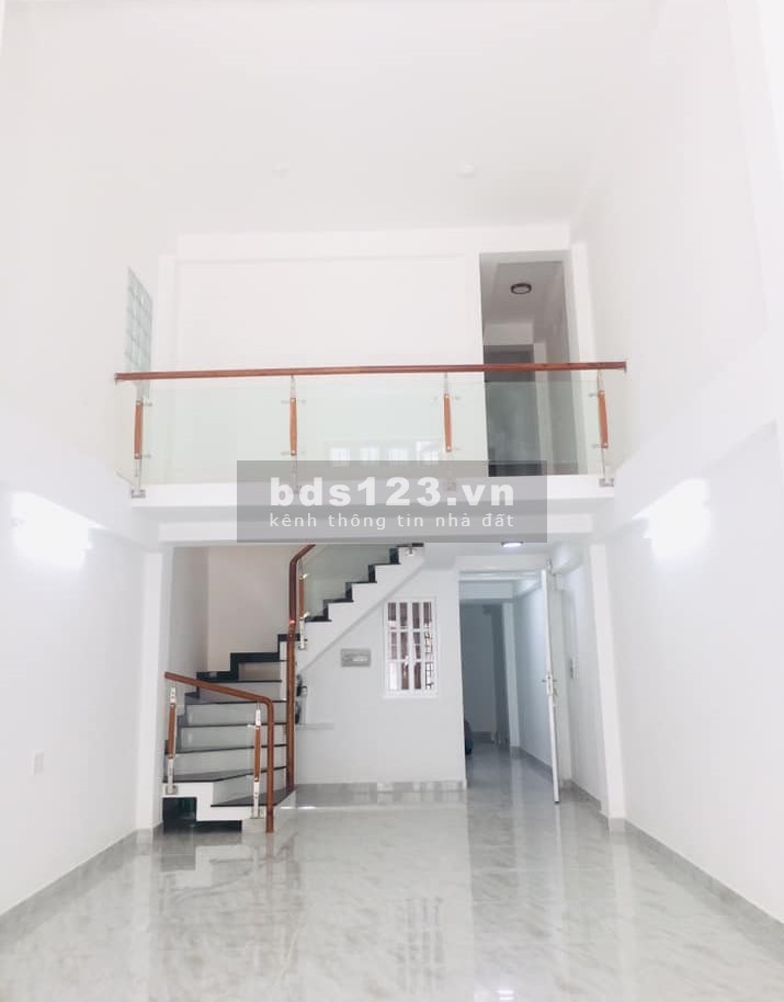 Bán nhà 35m2 hẻm 737 Lạc Long Quân, ngang 4m nở hậu 4,3m, 3 tỷ 62