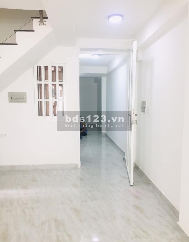 Bán nhà 35m2 hẻm 737 Lạc Long Quân, ngang 4m nở hậu 4,3m, 3 tỷ 62