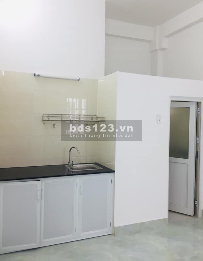 Bán nhà 35m2 hẻm 737 Lạc Long Quân, ngang 4m nở hậu 4,3m, 3 tỷ 62