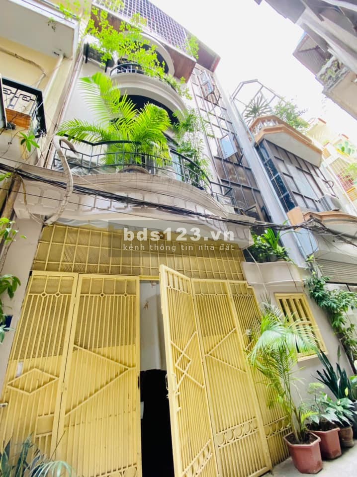 Bán nhà Yên Lạc, ô tô đỗ cửa, Nhỉnh 6 tỷ ở ngay Trung Tâm Quận Hai Bà Trưng, an sinh tốt
