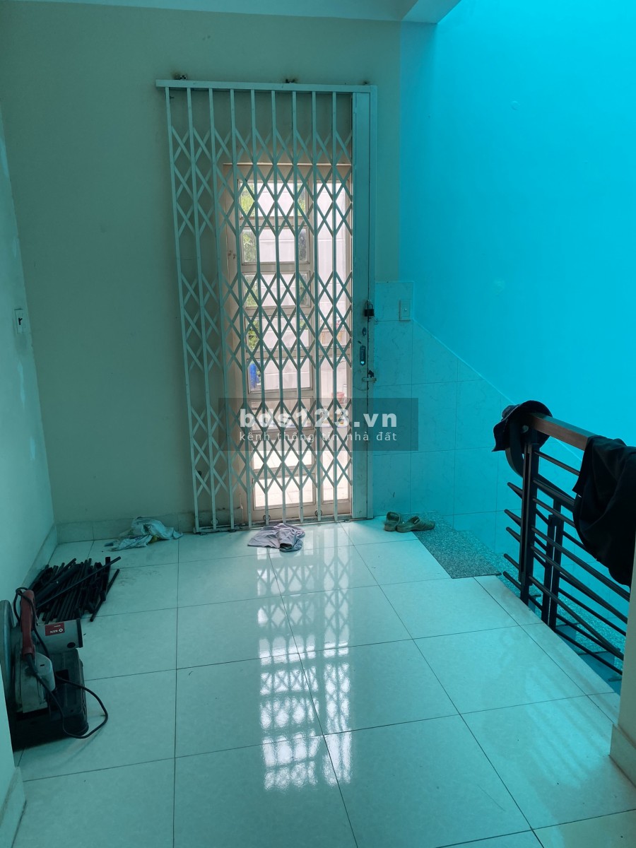 Nhà Đẹp HXT Trục 5x16 Trệt 2 lầu, sân thượng Giá 23Tr/th