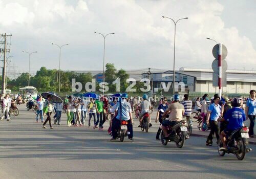 Bán gấp đất 2680m2, gần mặt tiền đường lớn, công ty, xí nghiệp hoạt động nhộn nhịp, giá 450 triệu