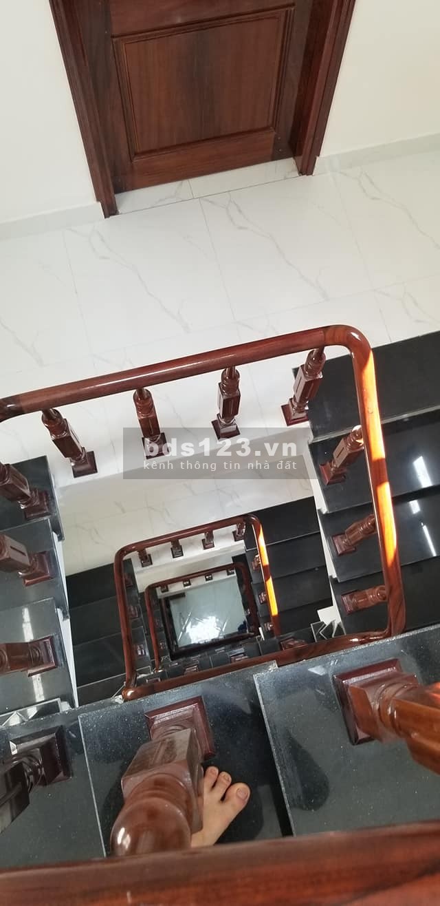 Nhà đẹp Mỹ đình ô tô đỗ cửa 392, 5 tầng giá nhỉnh 3 tỷ, khu dân cư
