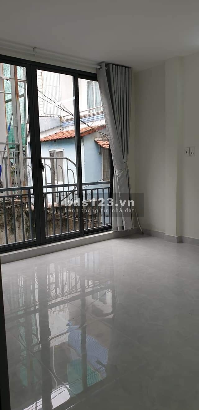 Bán nhà đường Tô Hiến Thành, 25m2, 3 lầu, chỉ 3 tỷ 300 triệu