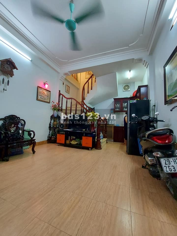 Nhiều tiện ích Bằng Liệt 30m, 5 tầng đúc, ngõ thông rộng, 3 phòng ngủ, nhỉnh 2 tỷ